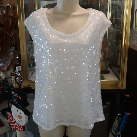 Jennifer Lopez Tops - Jennifer Lopez size L (SKU OR 31)